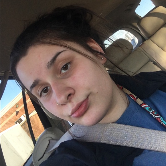 Meet your Posher, Alexx - Picture 1 of 6